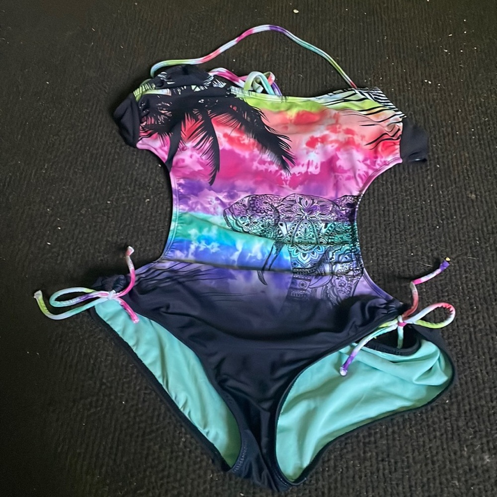 One piece cutout bathing suit
